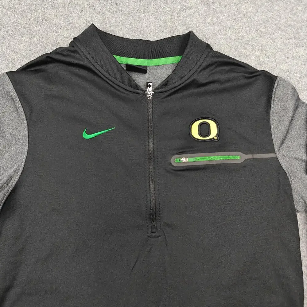 Nike 100% crest
